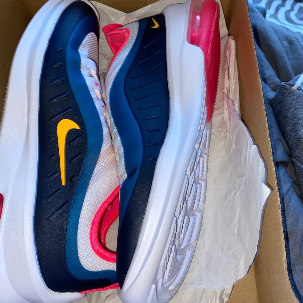 nike air max’s axis